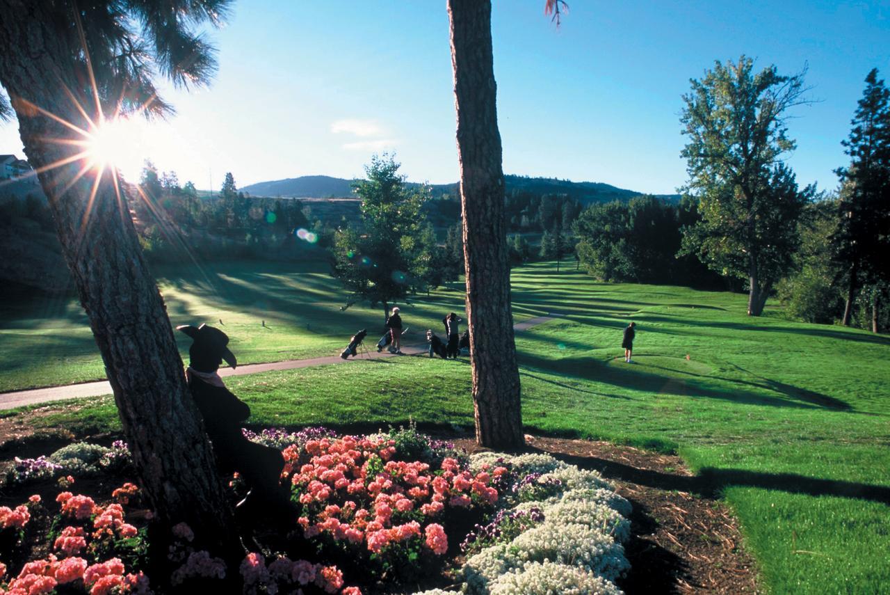 Best Western Plus Kelowna Hotel & Suites Exterior photo